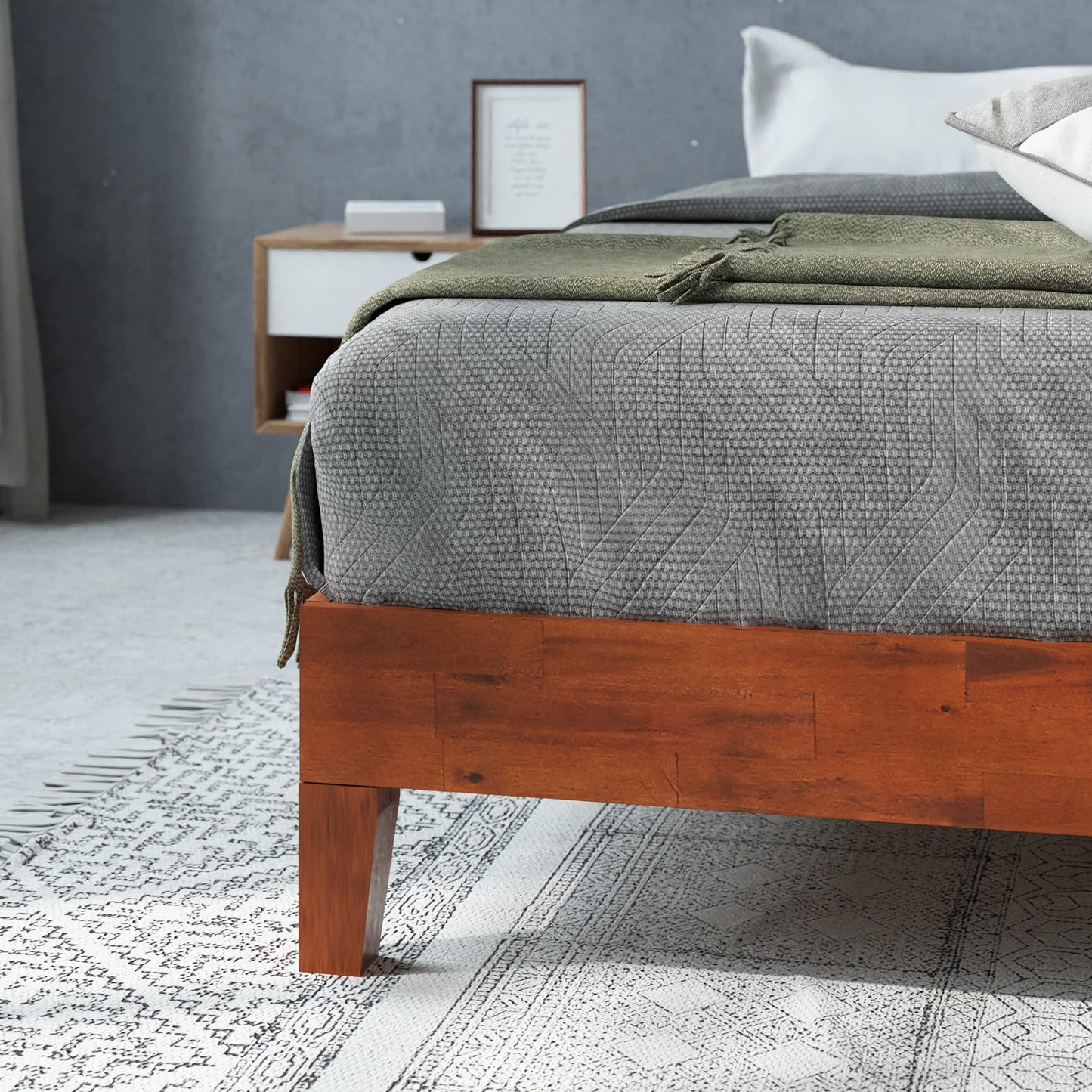 ZINUS Vivek Wood Platform Bed Frame with Headboard Queen
