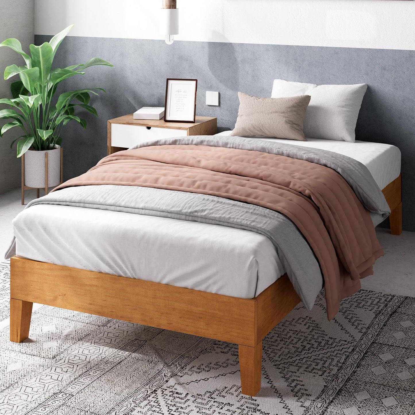 ZINUS Vivek Wood Platform Bed Frame with Headboard Queen