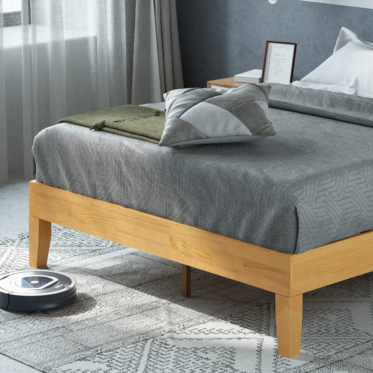 ZINUS Vivek Wood Platform Bed Frame with Headboard Queen